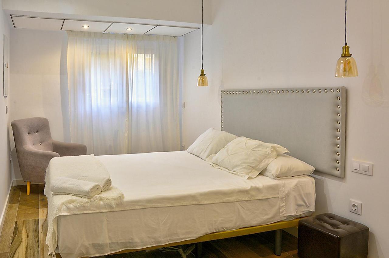 Apartsuite B&R Triana Arellano Sewilla Zewnętrze zdjęcie
